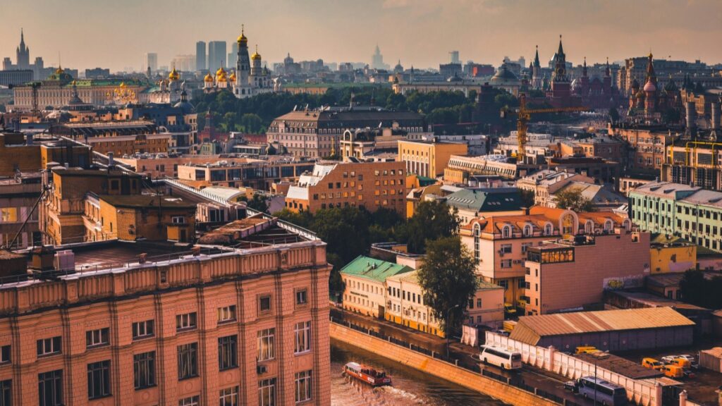 Come gli influencer WhatsApp in Italy collaborano con i brand Russia