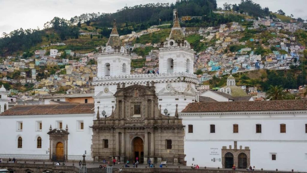 Scopri come Reddit influisce sul mercato colombiano e come i brand italiani possono sfruttare queste dinamiche regionali.
