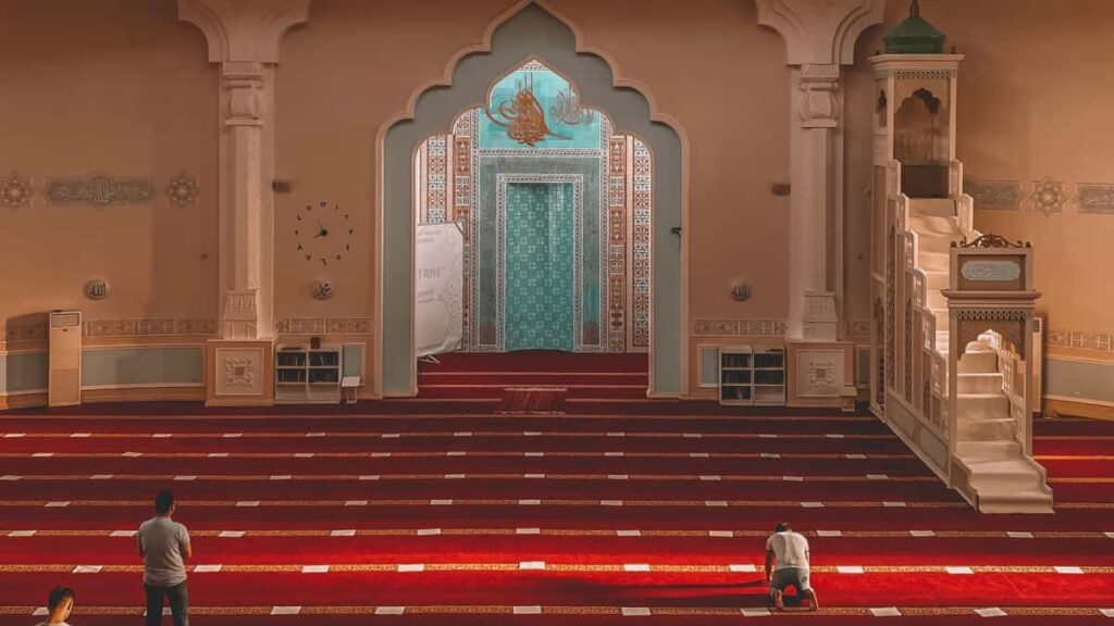 Guida pratica per advertiser in Italia: dove trovare creator Apple Music in Polonia, best practice per collaborazioni e come trasformare sound e trend in video virali.