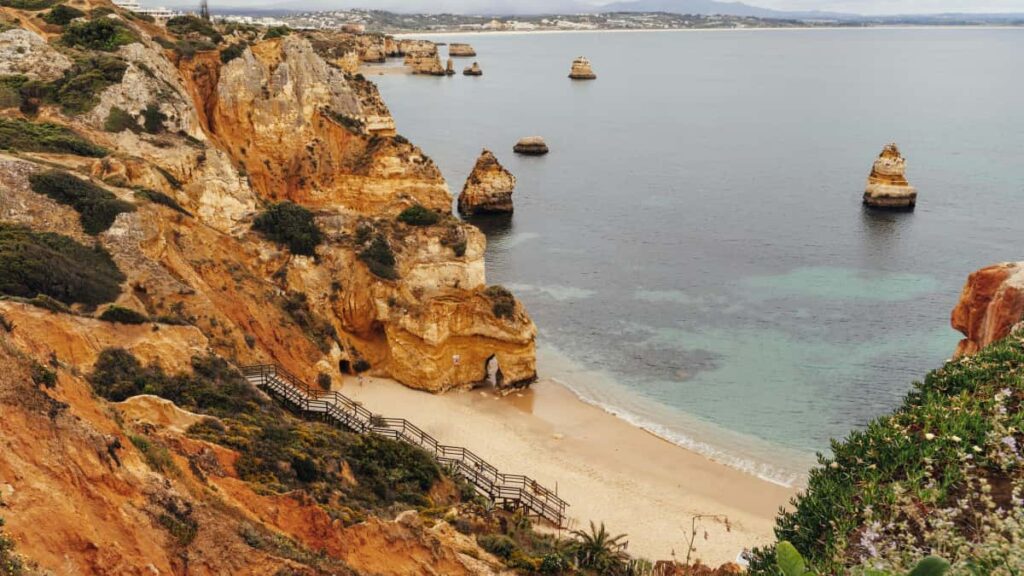 Guida pratica per creator in Italia: come trovare, contattare e collaborare con brand del Kenya su ShareChat per campagne wellness.