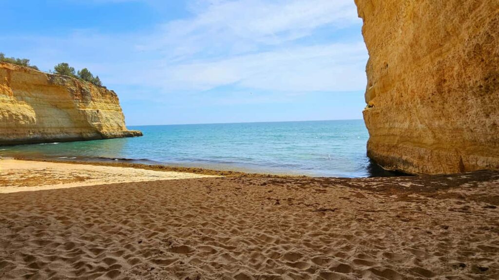 Guida pratica per advertiser in Italia: come scovare creator uzbeki su Rumble, valutare rischi, contatti e strategie per promuovere una nuova canzone con creator locali.