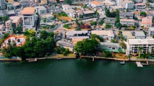 Guida pratica per advertiser in Italia su come trovare creator Moj in Saudi Arabia, ottenere recensioni autentiche e costruire campagne compliant e performanti.