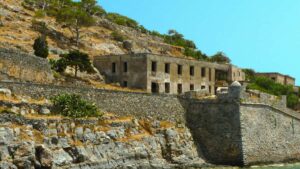 Guida pratica per advertiser in Italia su come identificare e ingaggiare creator estoni associati a Netflix per recensioni video di prodotto, con strategie, piattaforme e rischi.