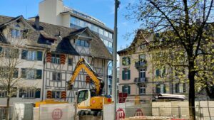 Guida pratica per advertiser italiani: come identificare, valutare e ingaggiare creator TikTok in Cambogia per promuovere piattaforme di apprendimento online, con rischi e best practice.